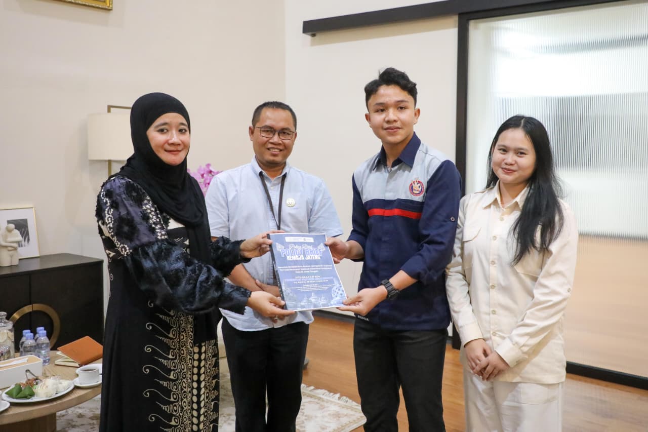 Penyerahan Policy Brief kepada Wakil Gubernur Jawa Tengah